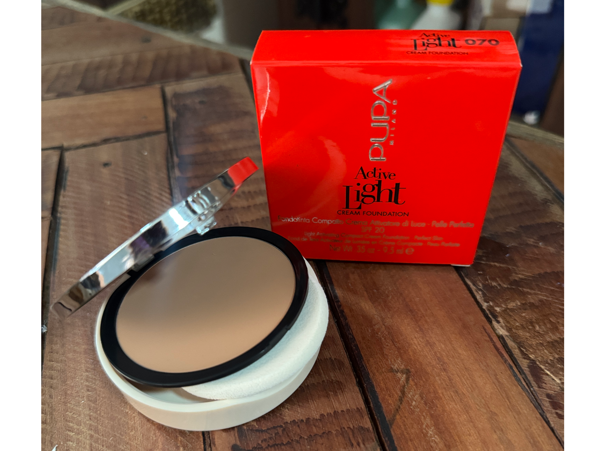 PUPA Active Light – Cream Foundation SPF 20 (formato compacto) Tono 070 medio / beige natural