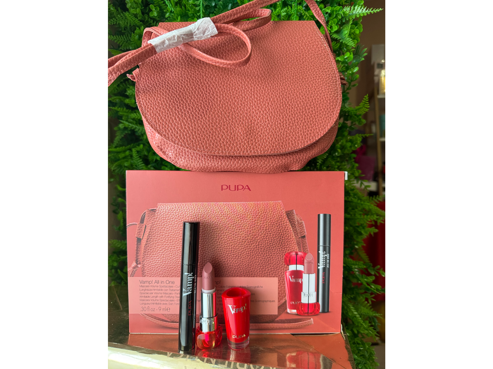 Set cartera + labial + máscara de pestañas