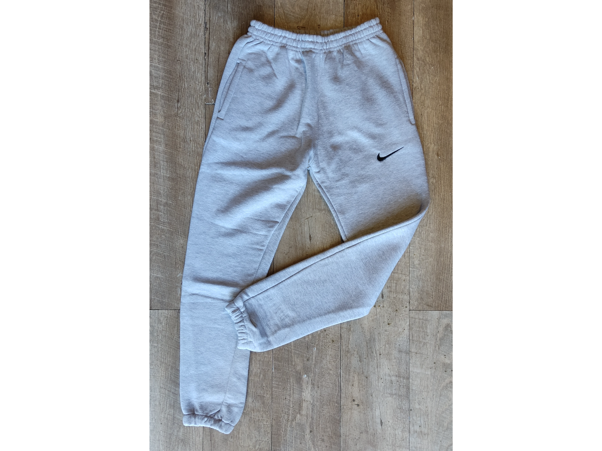 Nike gris claro