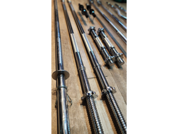 Barra recta cromada con topes 2.20 mts.