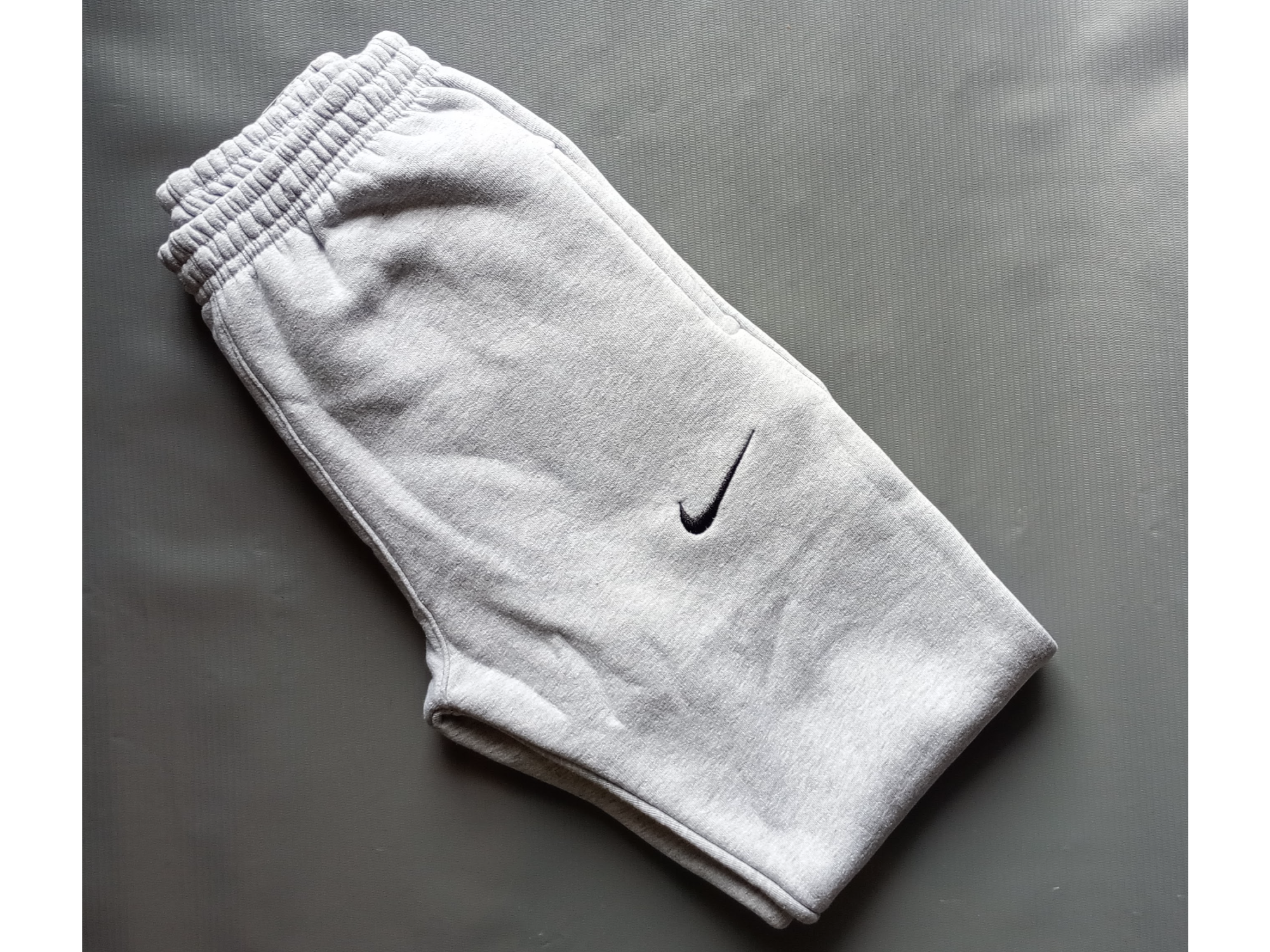 Nike gris claro