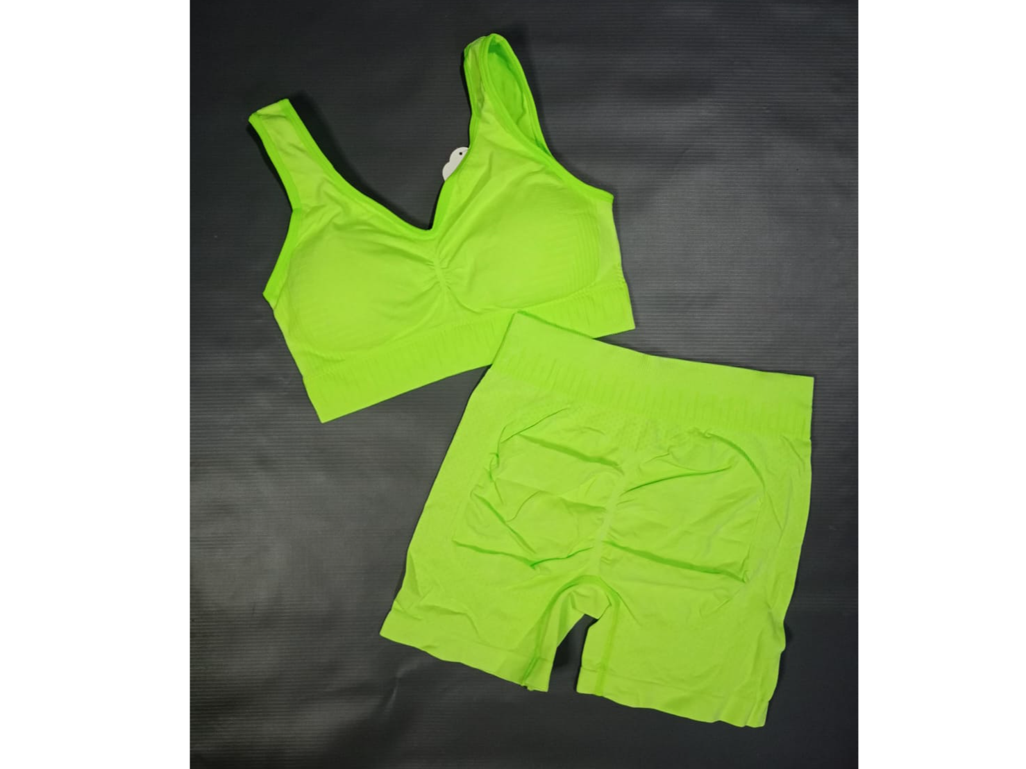 Amarillo fluor - top y short