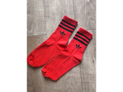 Adidas rojo líneas negras