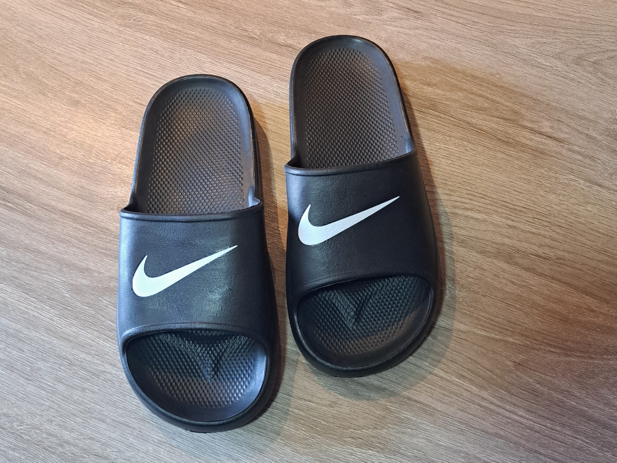 NIKE SLIDE KAWA - Negra