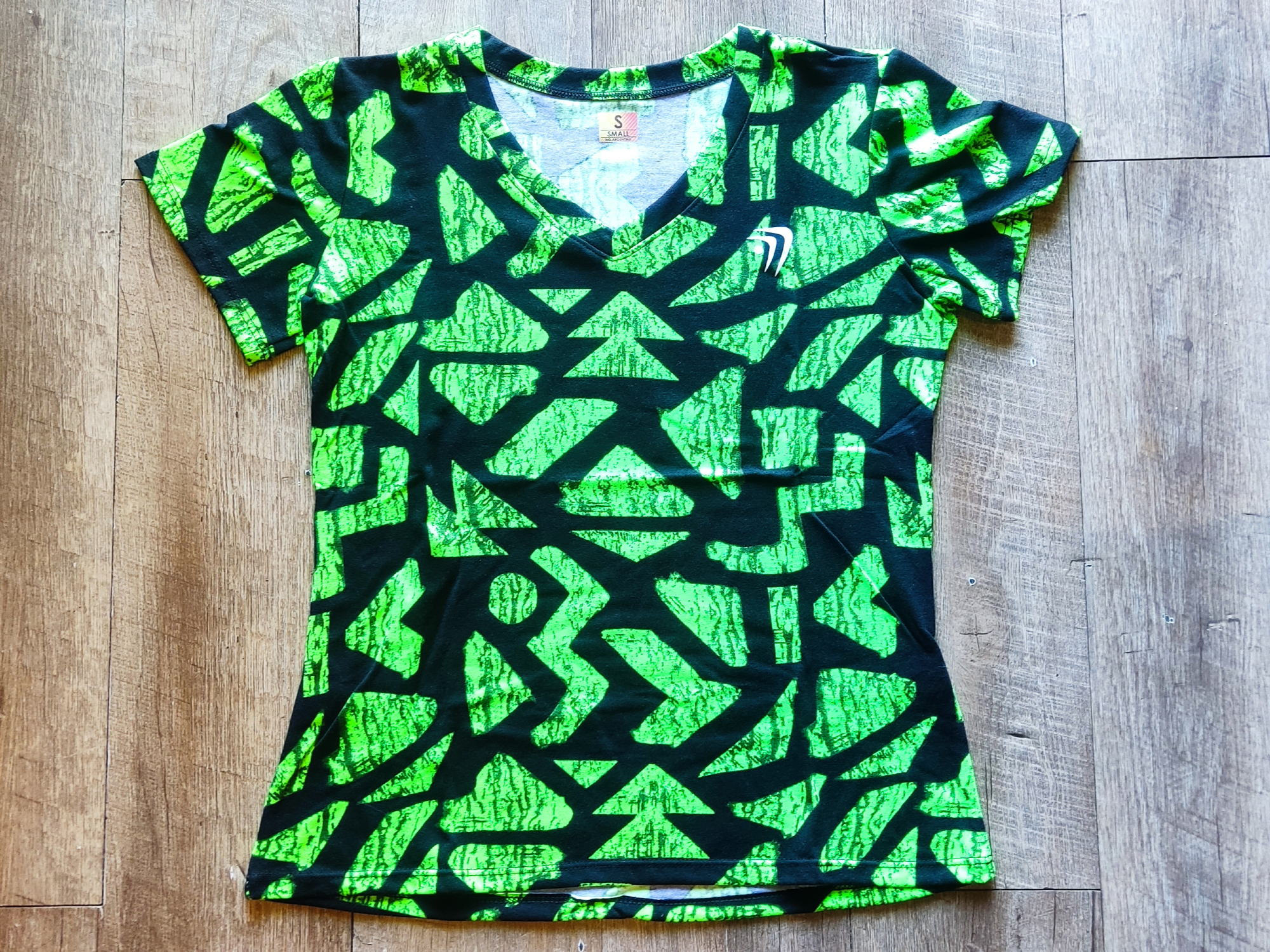 Remera combinada Verde/ Negra
