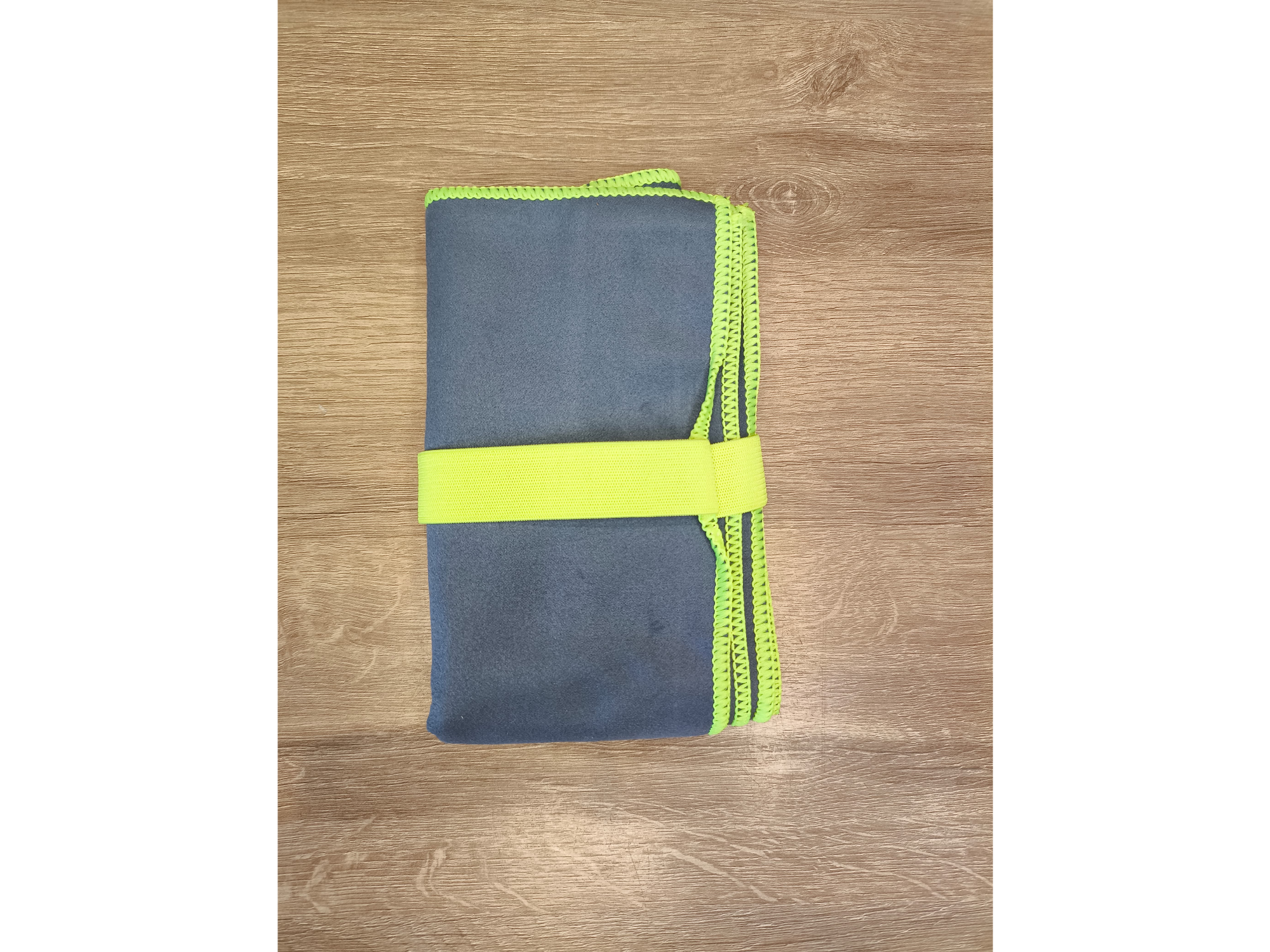 Microfibra azul con amarillo flúor