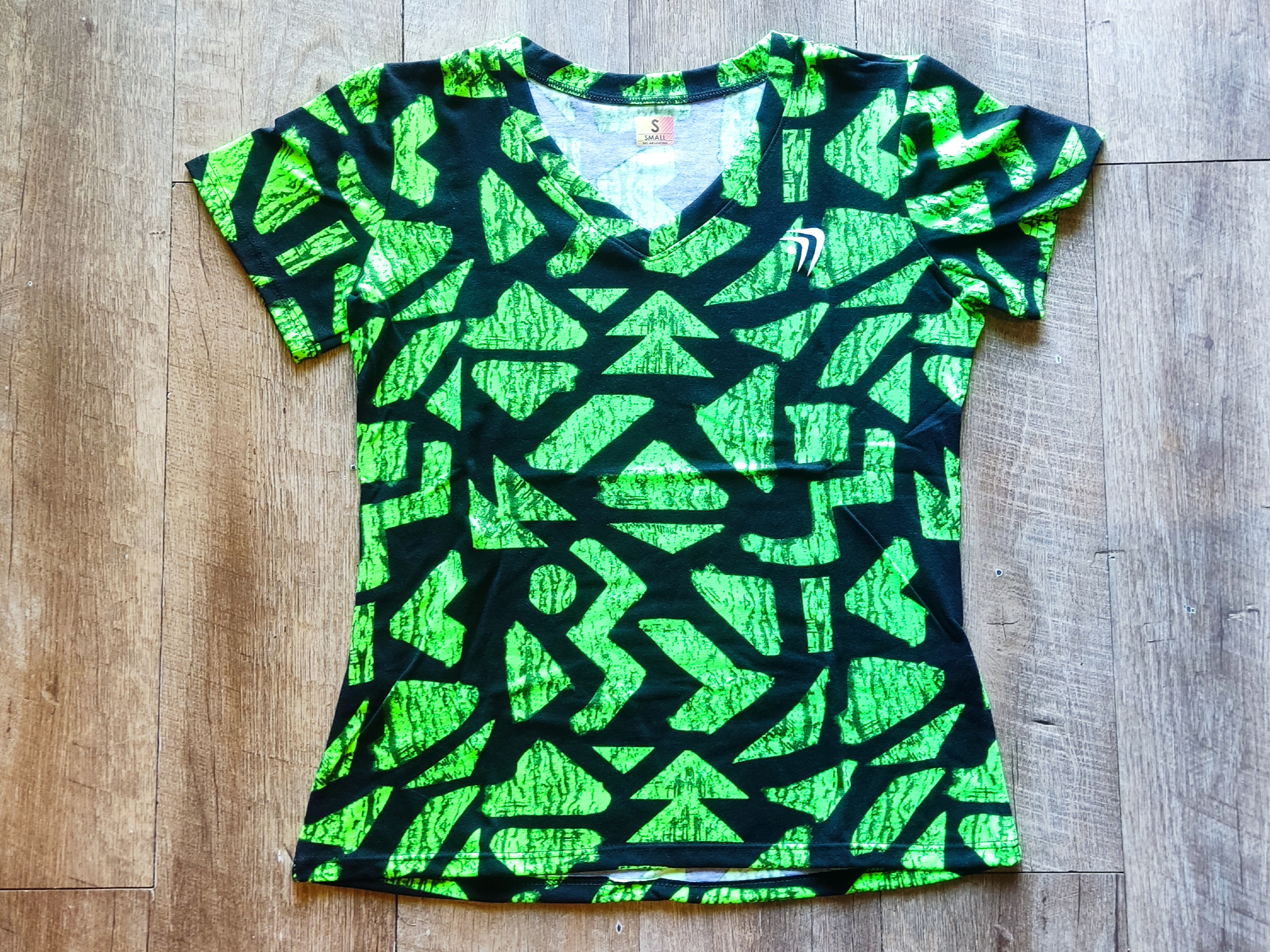 Remera combinada Verde/ Negra