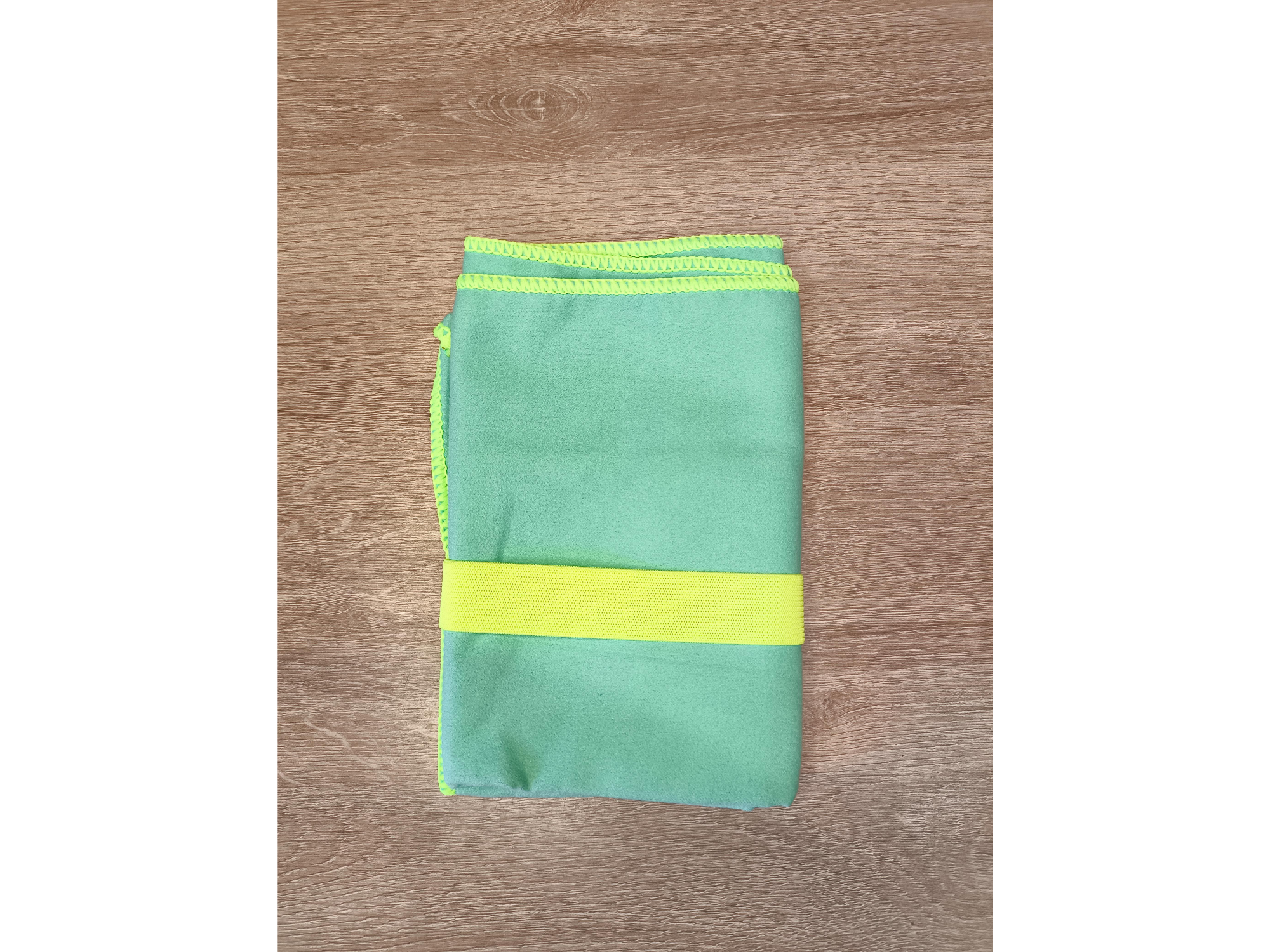 Microfibra verde aqua con amarillo flúor