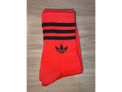 Adidas rojo líneas negras