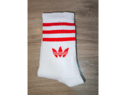 Adidas lineas rojas