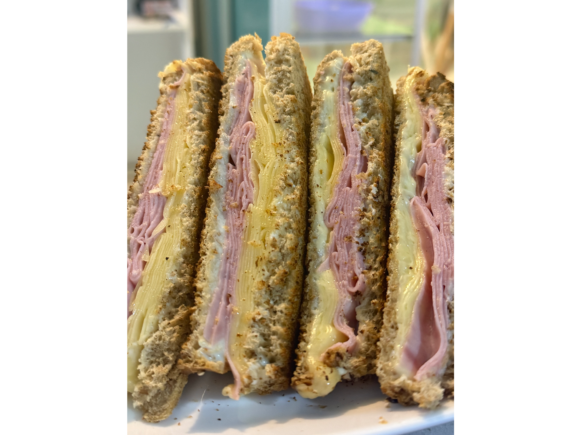 Sandwich en pan integral Lactal