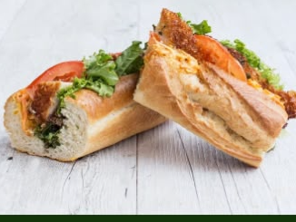 Sándwich de mila completo con papas fritas