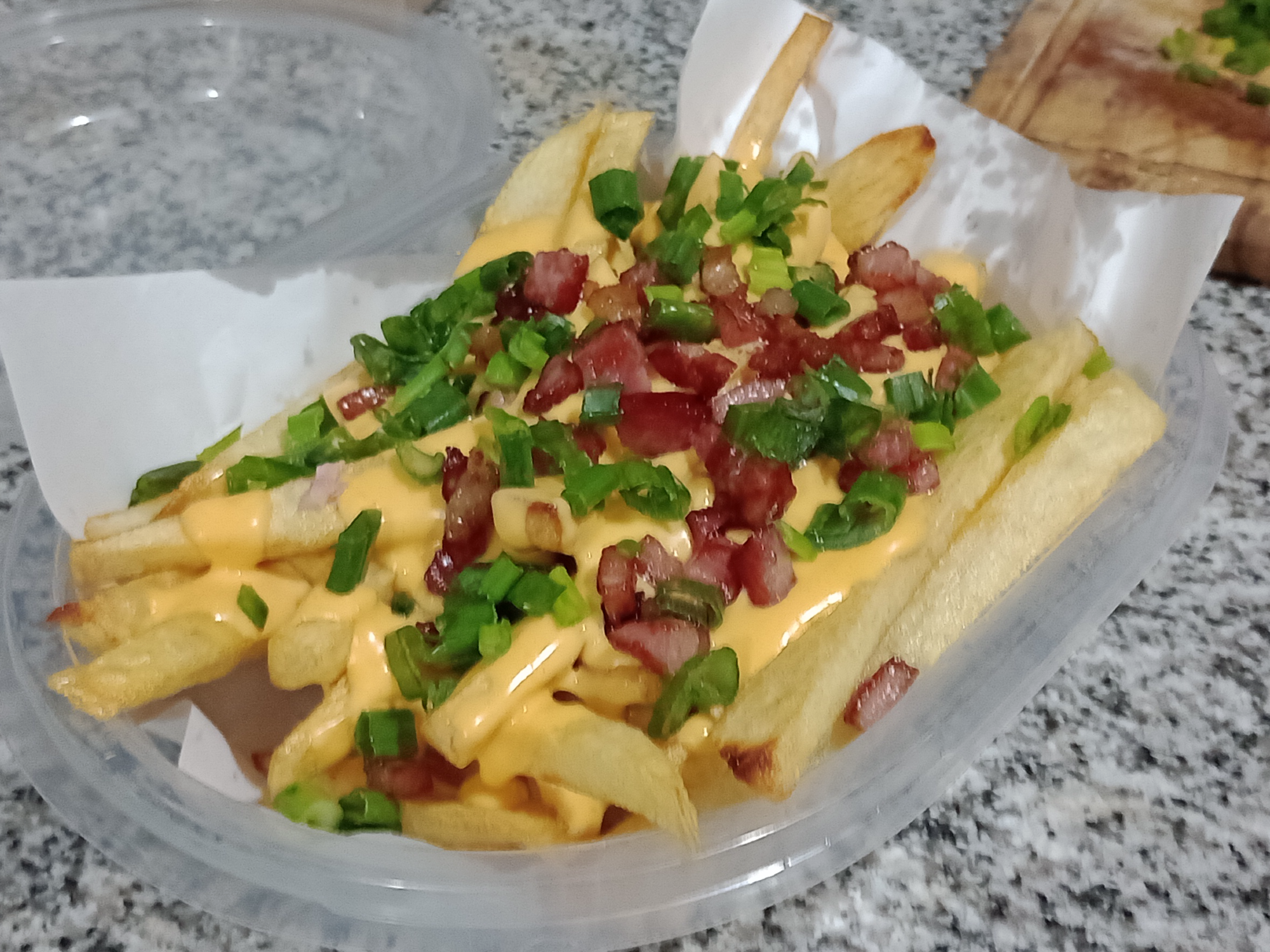 PAPAS CON CHEDDAR.