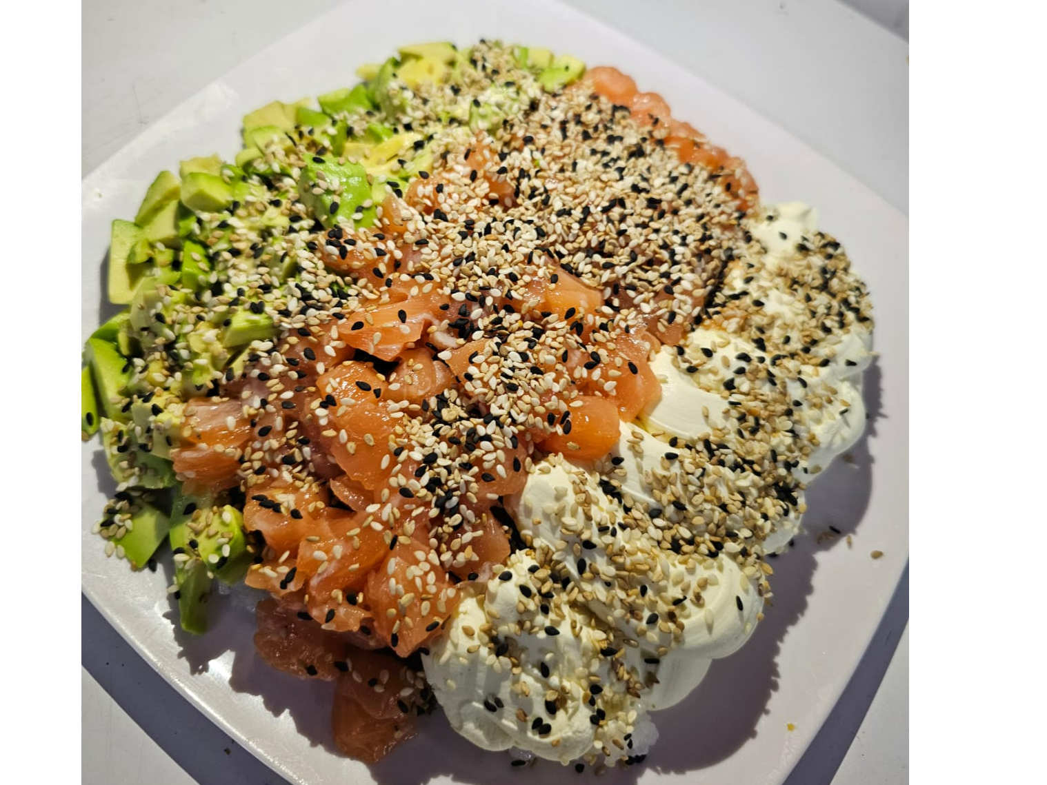 Poke de Salmon o Kanicama
