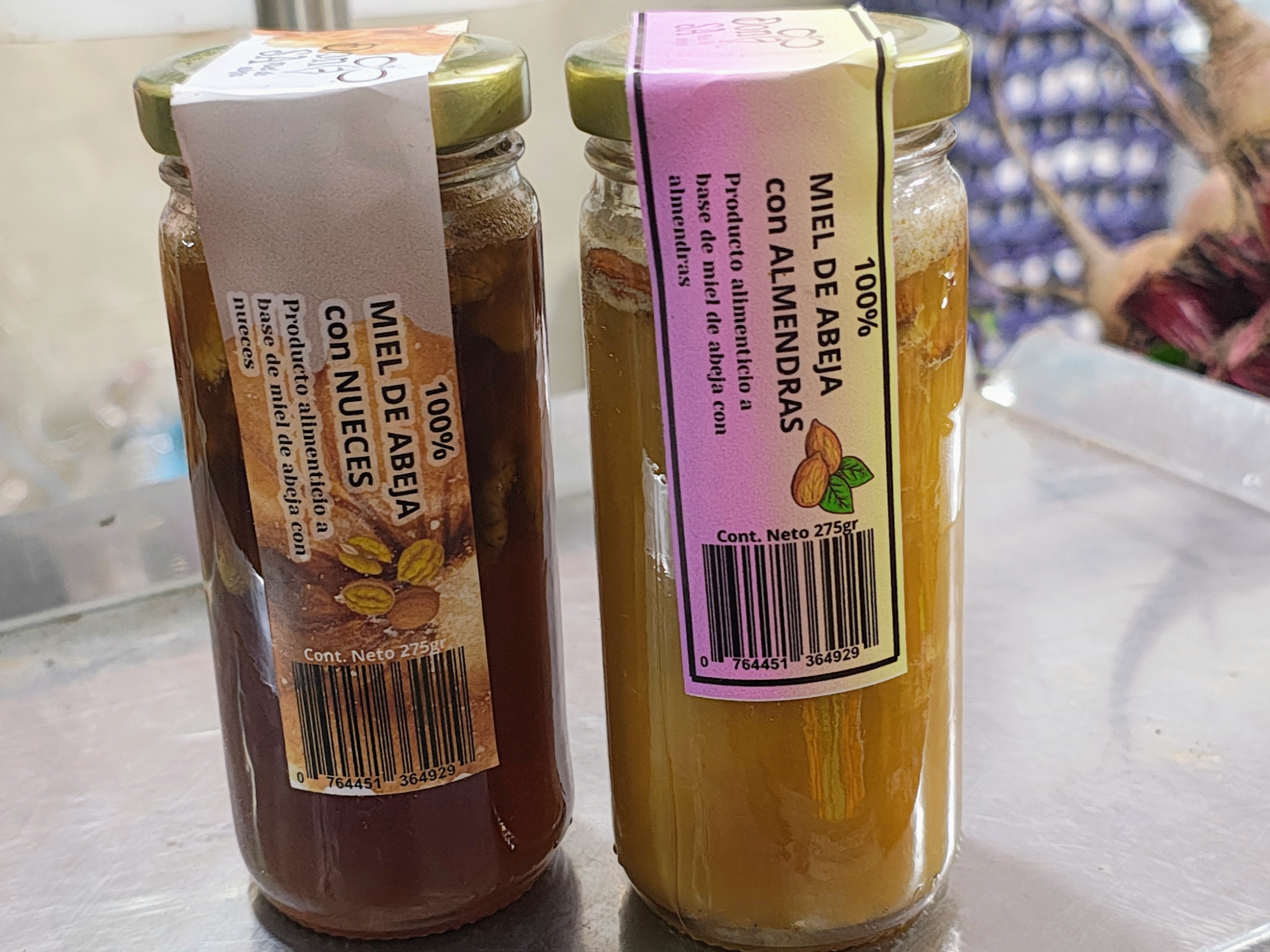 Miel con almendras