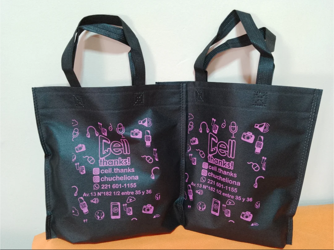 Bolsas de friselina blancas , negras y beige 30x30cm