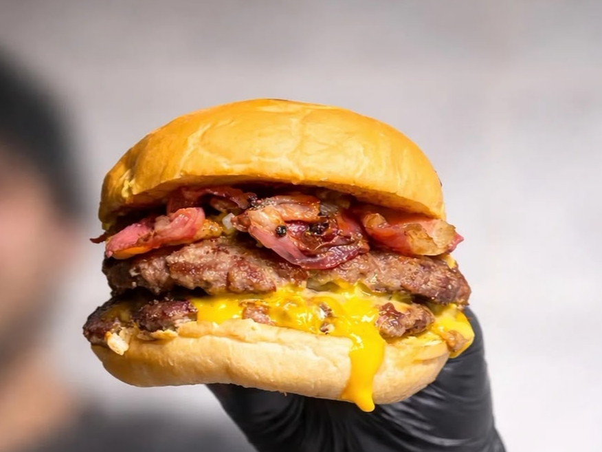 DOS PANCETA DOBLES + PAPAS