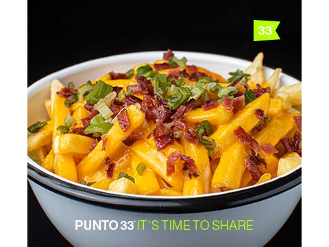 PAPAS CON CHEDDAR Y BACON