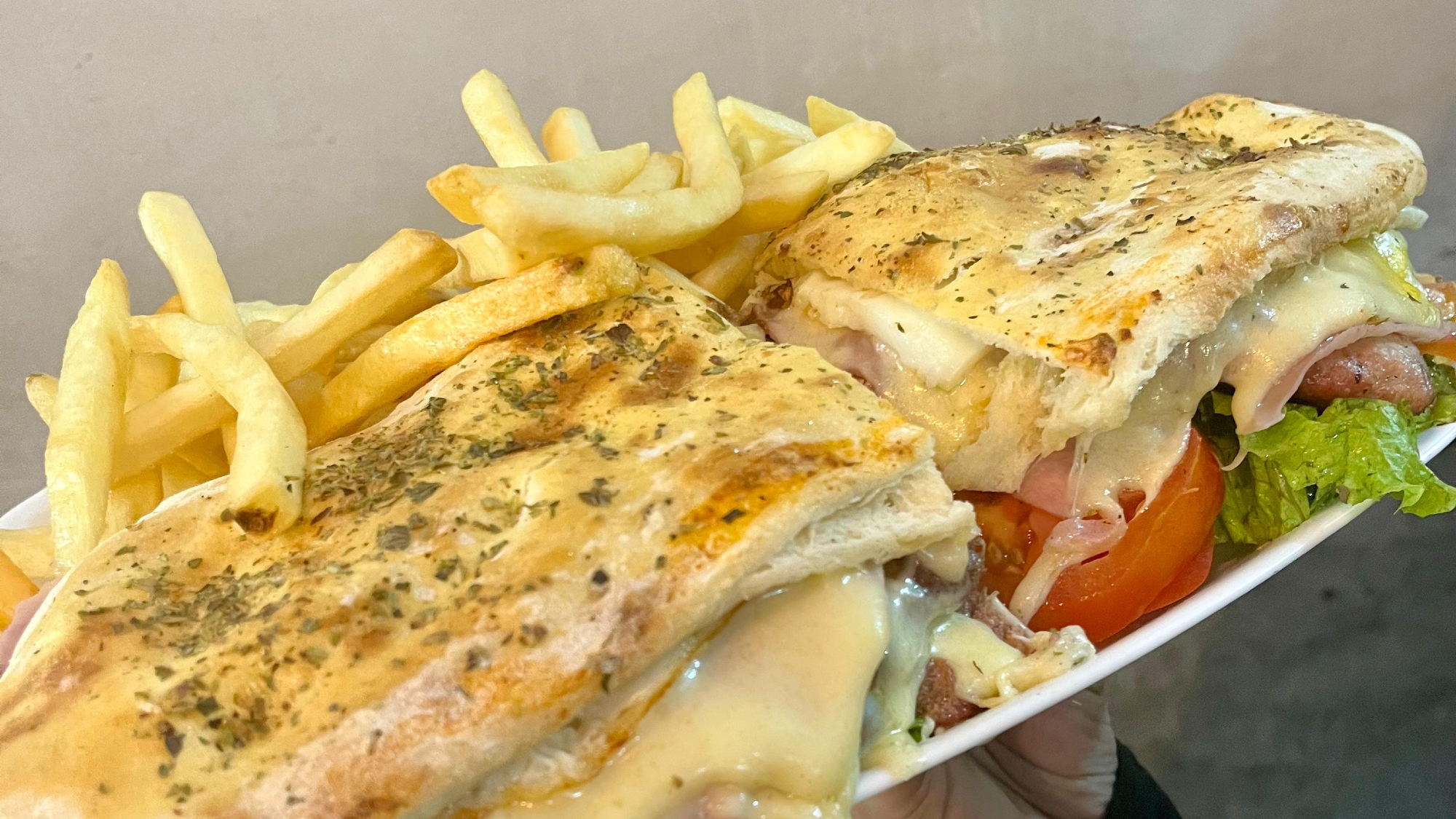 Sandwiches en pan de pizza