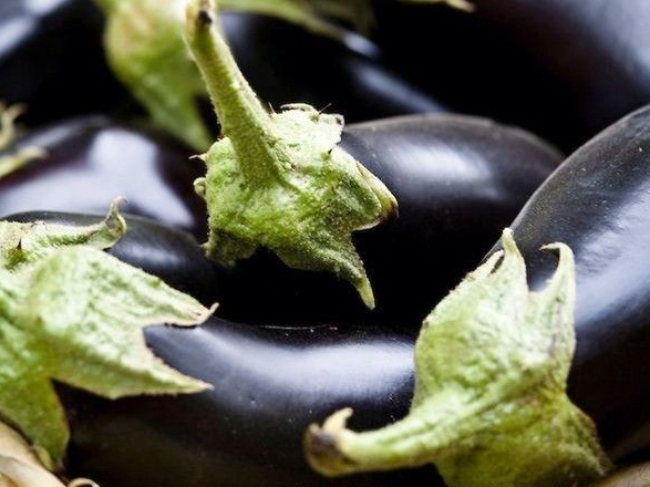 BERENJENA - CAJÓN 12 KG