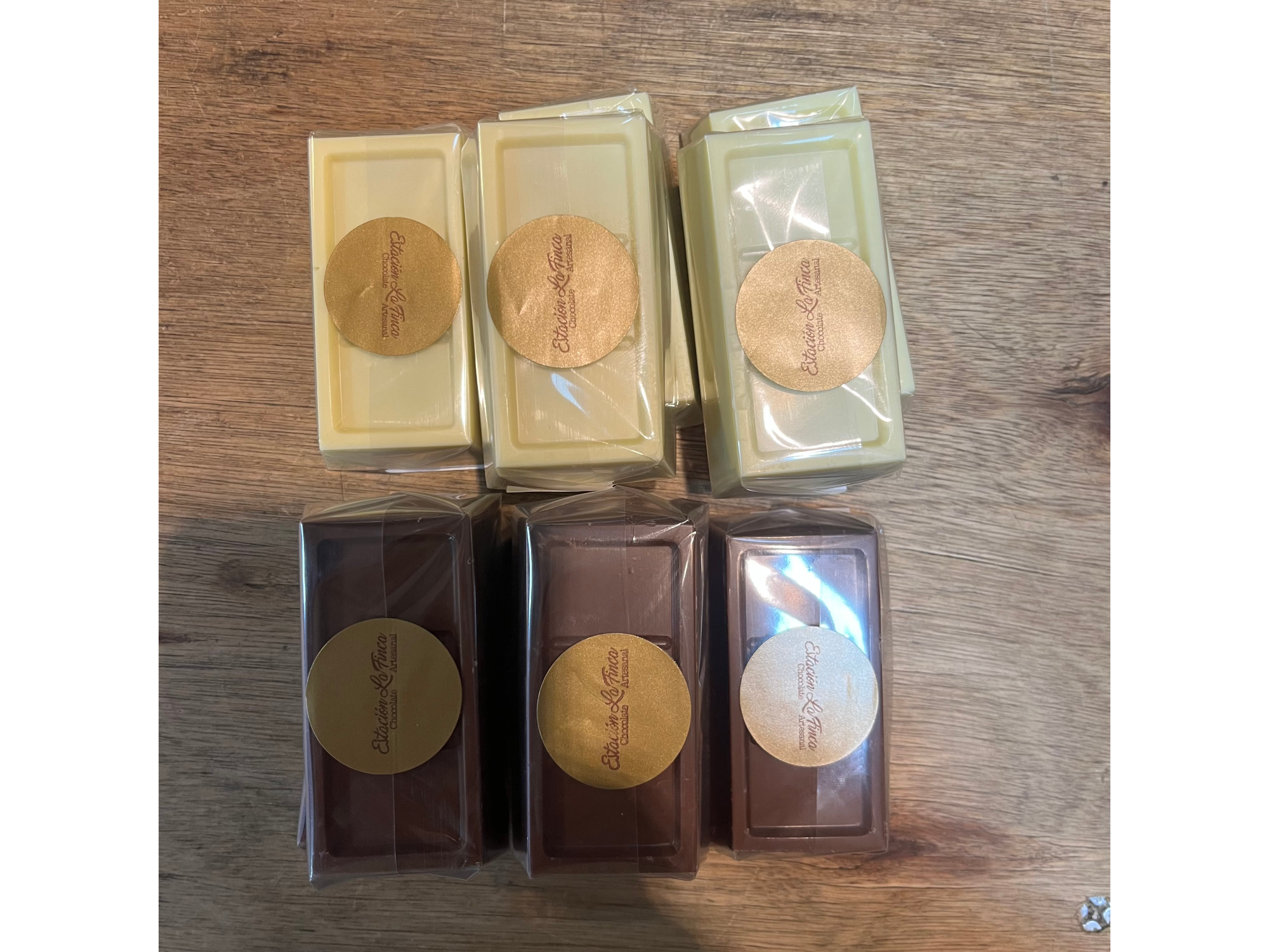 Barrita de chocolate con relleno de dulce de leche