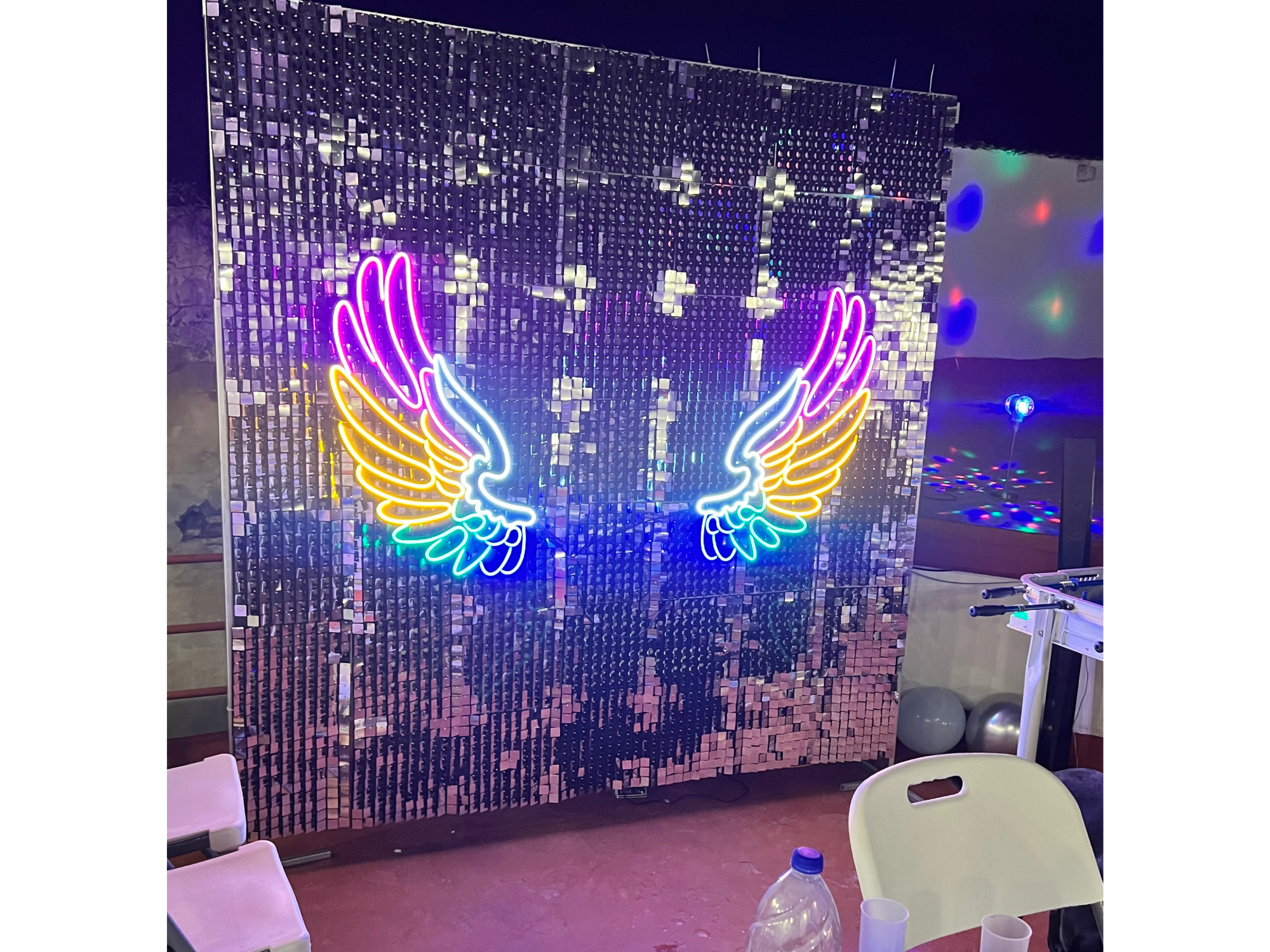 SHIMMER WALL + ALAS DE NEON LED
