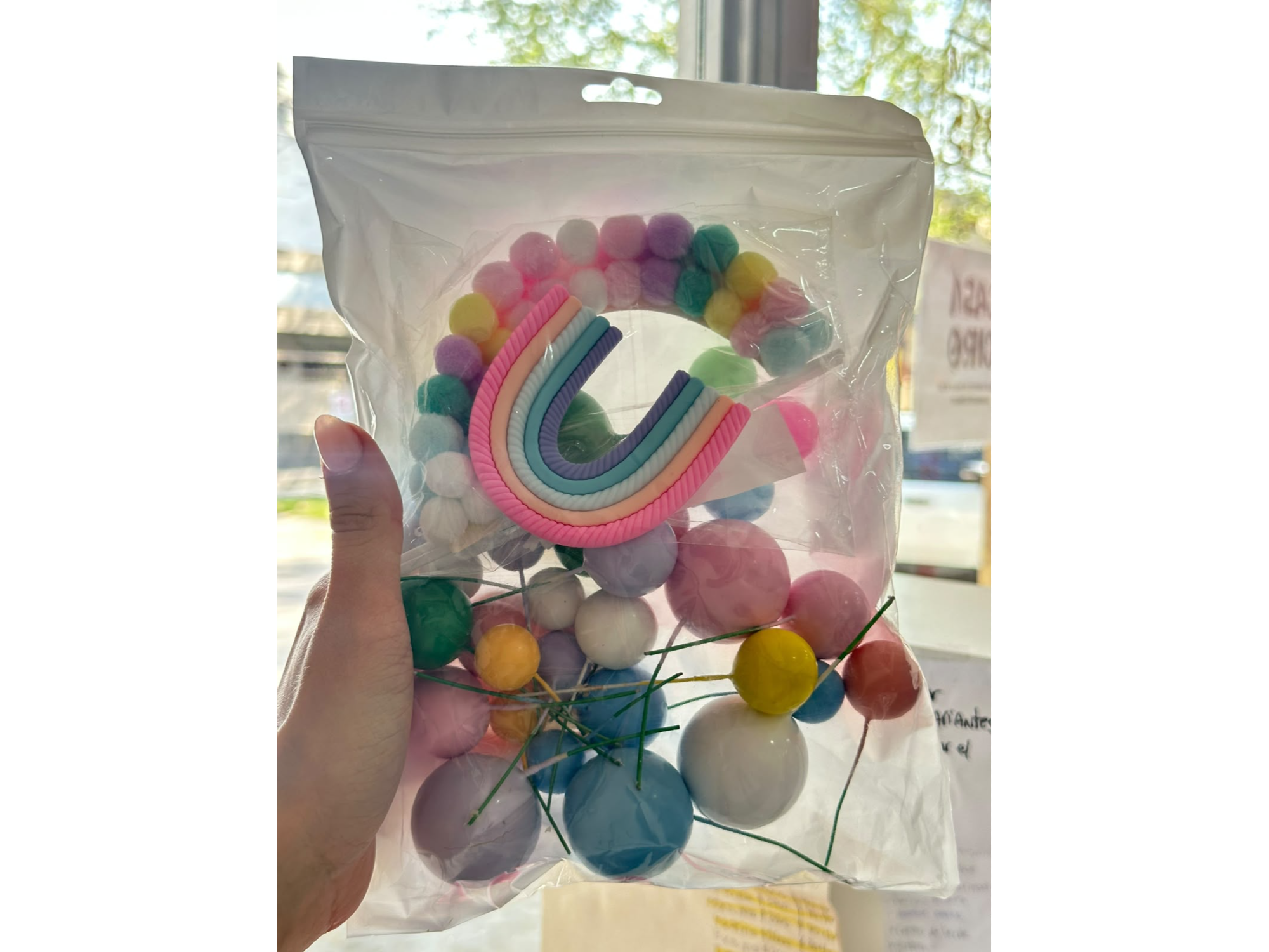 adorno para torta esferas arcoiris