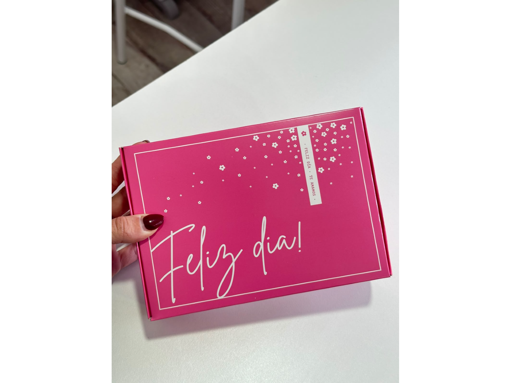 Caja multiuso fucsia feliz dia con florcitas