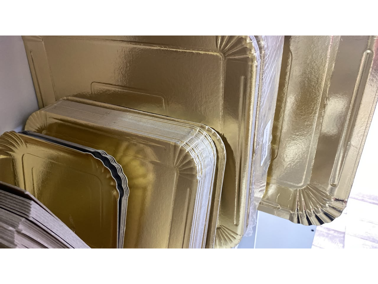 BANDEJA RECTANGULAR DORADO