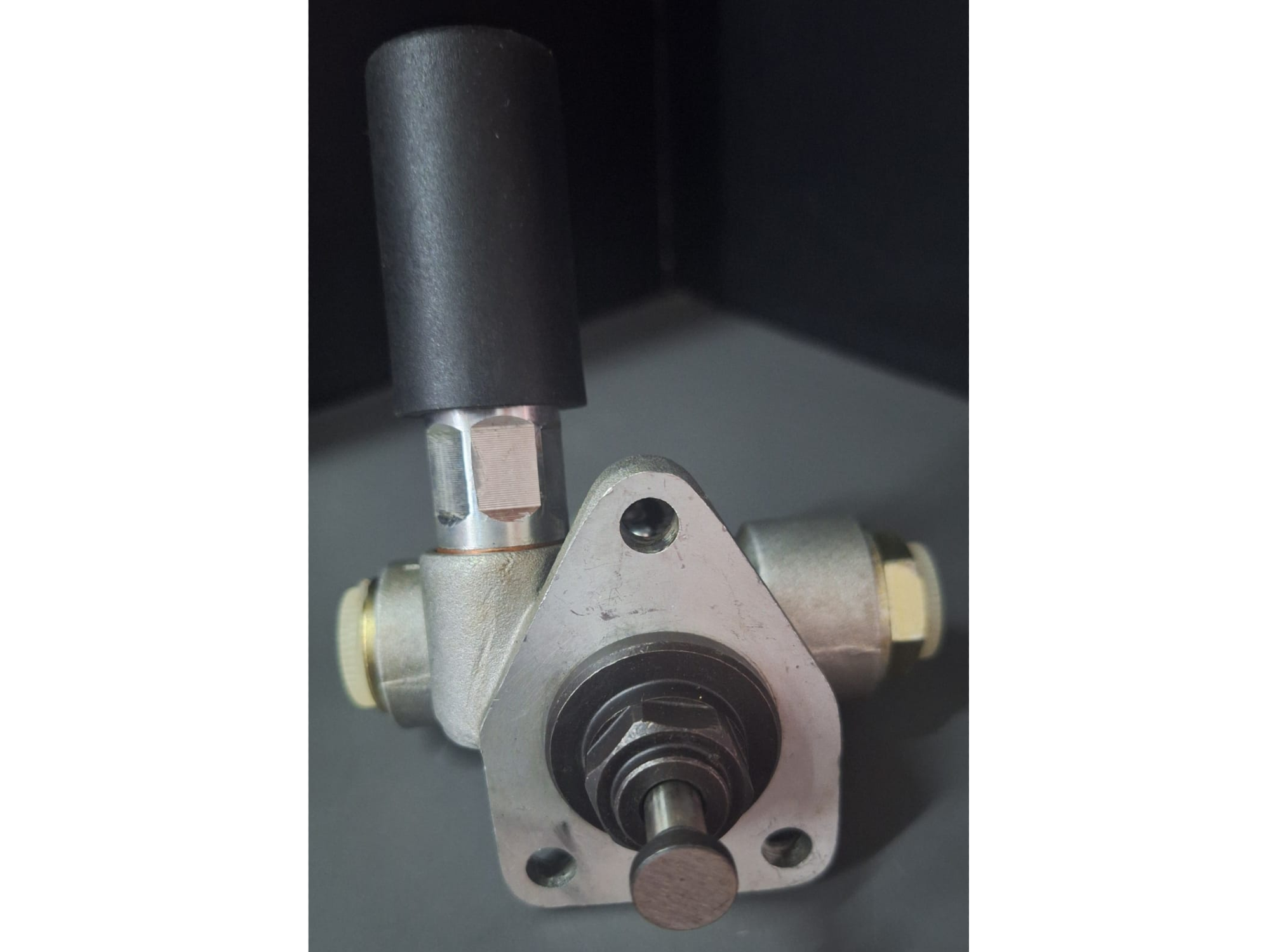 14.093 DIESEL PARTS - BOMBITA ALIMENTADORA DE COMBUSTIBLE - VOLVO / IVECO