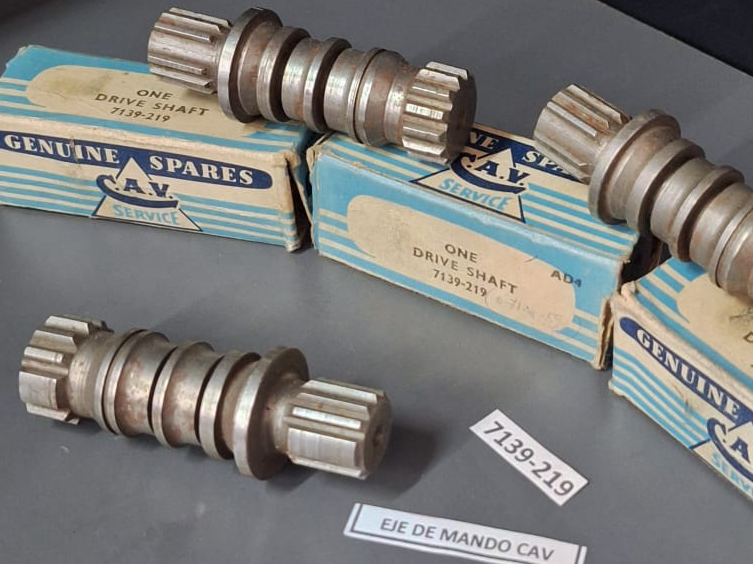 7139-219 - EJE MANDO - CAV