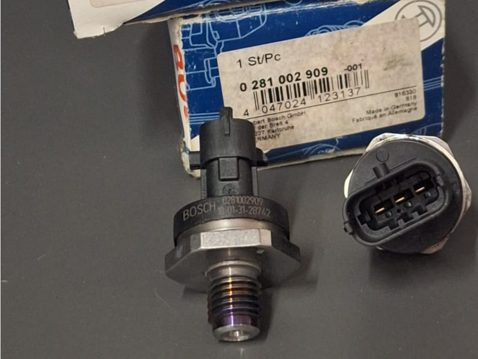 0281002909 - SENSOR BOSCH PRESION COMBUSTIBLE RIEL
