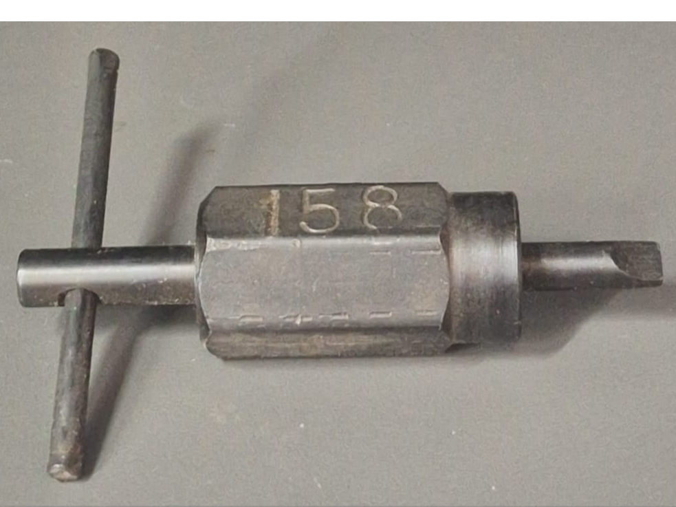 JS 158 - LLAVE SOBRECARGA