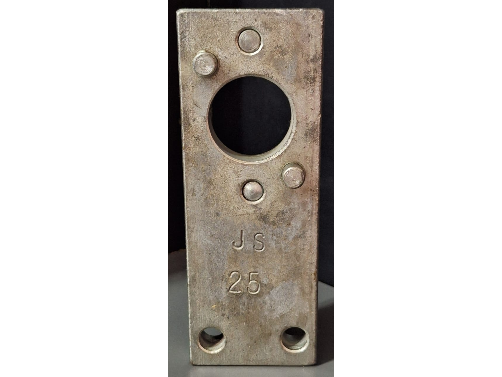 JS 25 - SOPORTE PARA DESARMAR INYECTORES