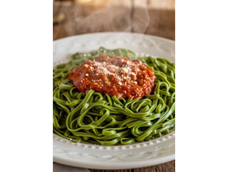 Tallarines caseros de espinaca con salsa a eleccion