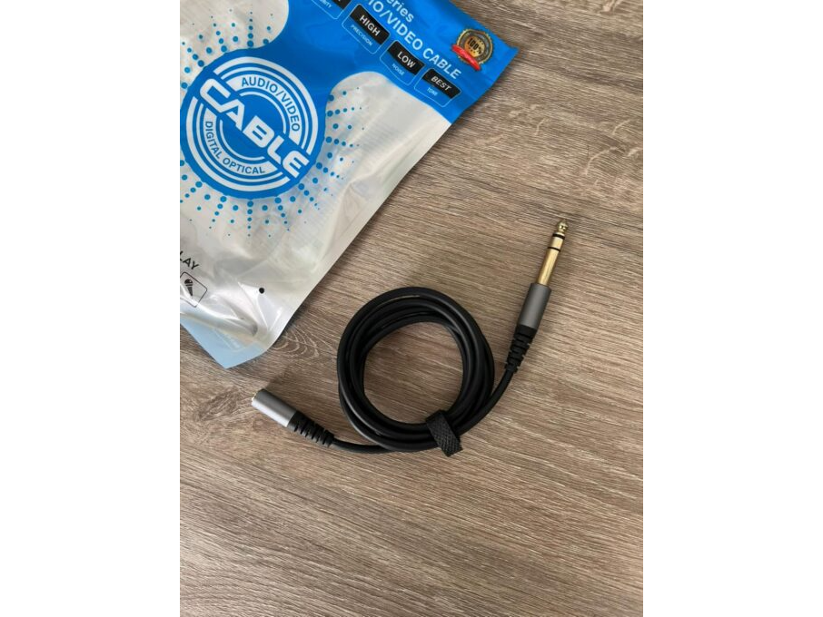 ADAPTADOR 3,5 HEMBRA A PLUG 6.5 MACHO XC-S5016
