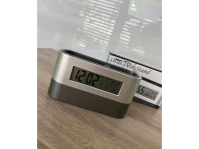 RELOJ DESPERTADOR DIGITAL DE ESCRITORIO C/PORTA LAPICES RD-483