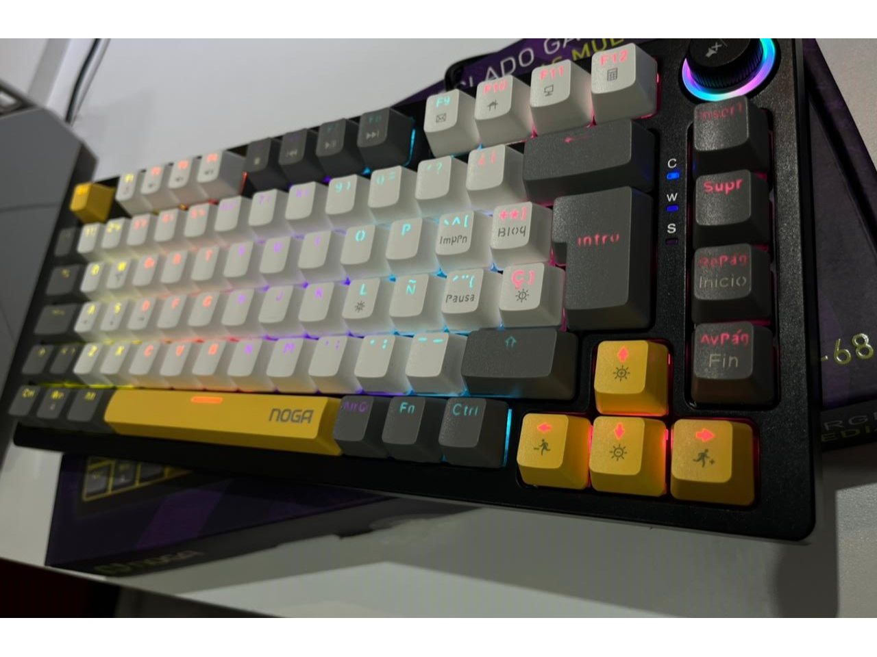 TECLADO MECANICO PREMIUM RGB NKB-68