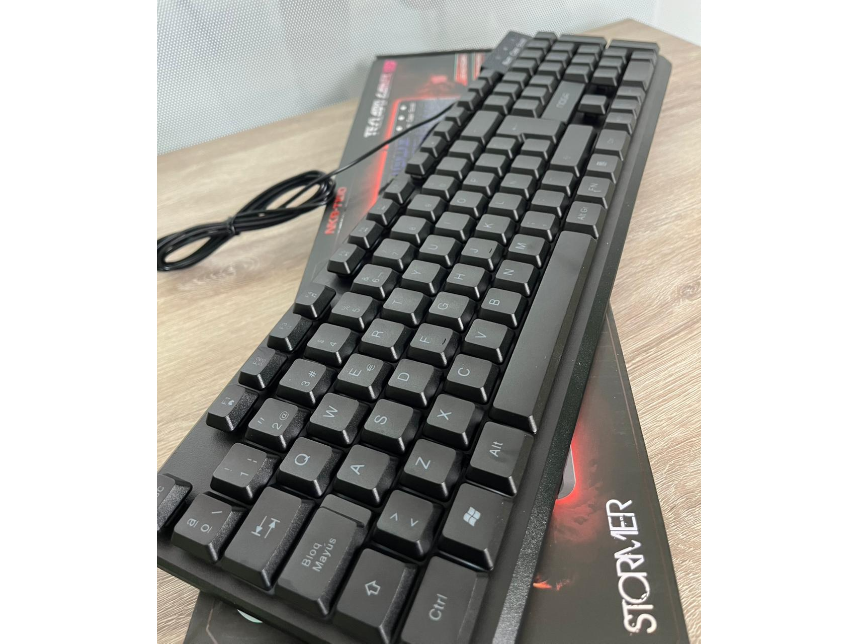 TECLADO GAMER RETROILUMINADO NKB-T100N