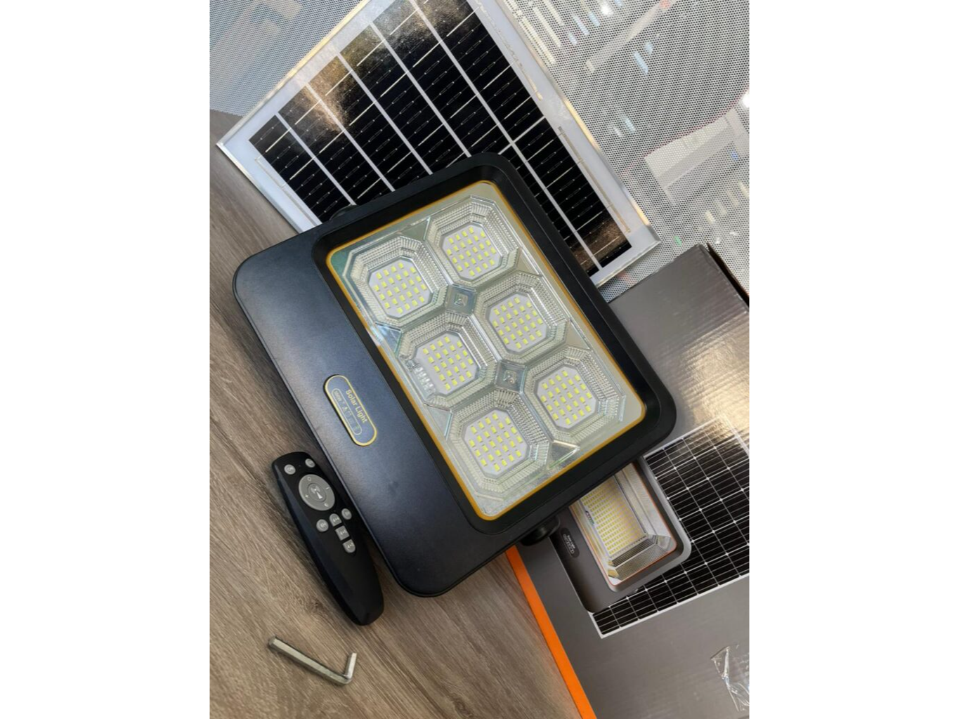 REFLECTOR C/PANEL SOLAR 300W SQ-XG-300W