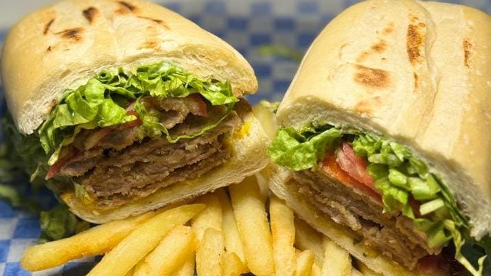 🥪 SÁNDWICHES Y EMPANADAS