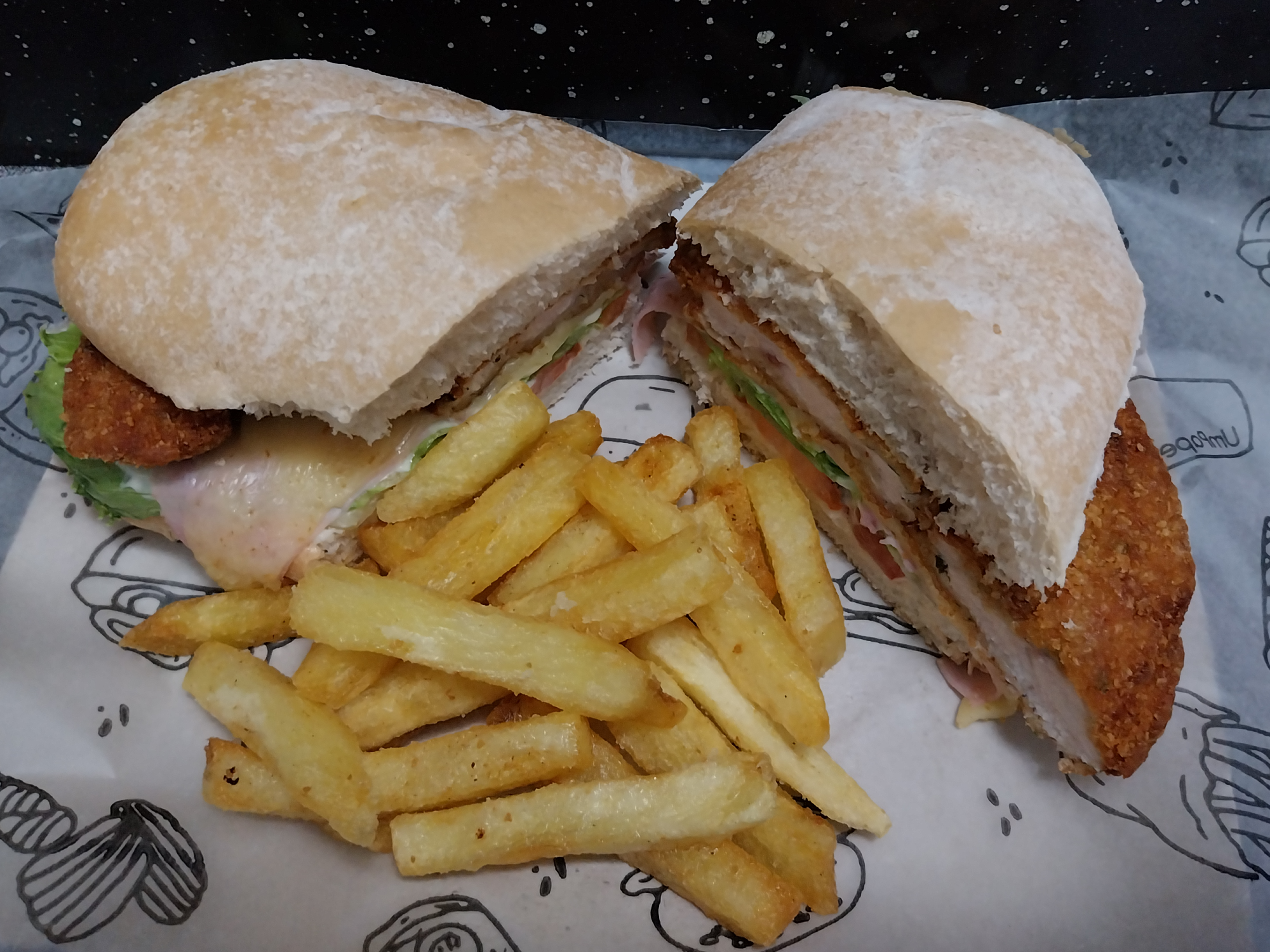 SANDWICH DE MILANESA DE POLLO ESPECIAL