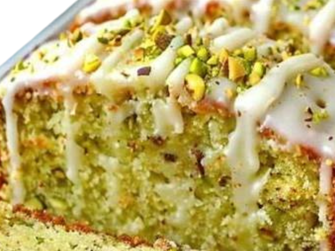 BUDÍN DE PISTACHOS Y FRAMBUESAS Y CHOCO BLANCO