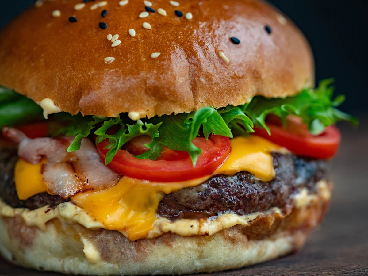Hamburguesa Bacon con Papas Fritas