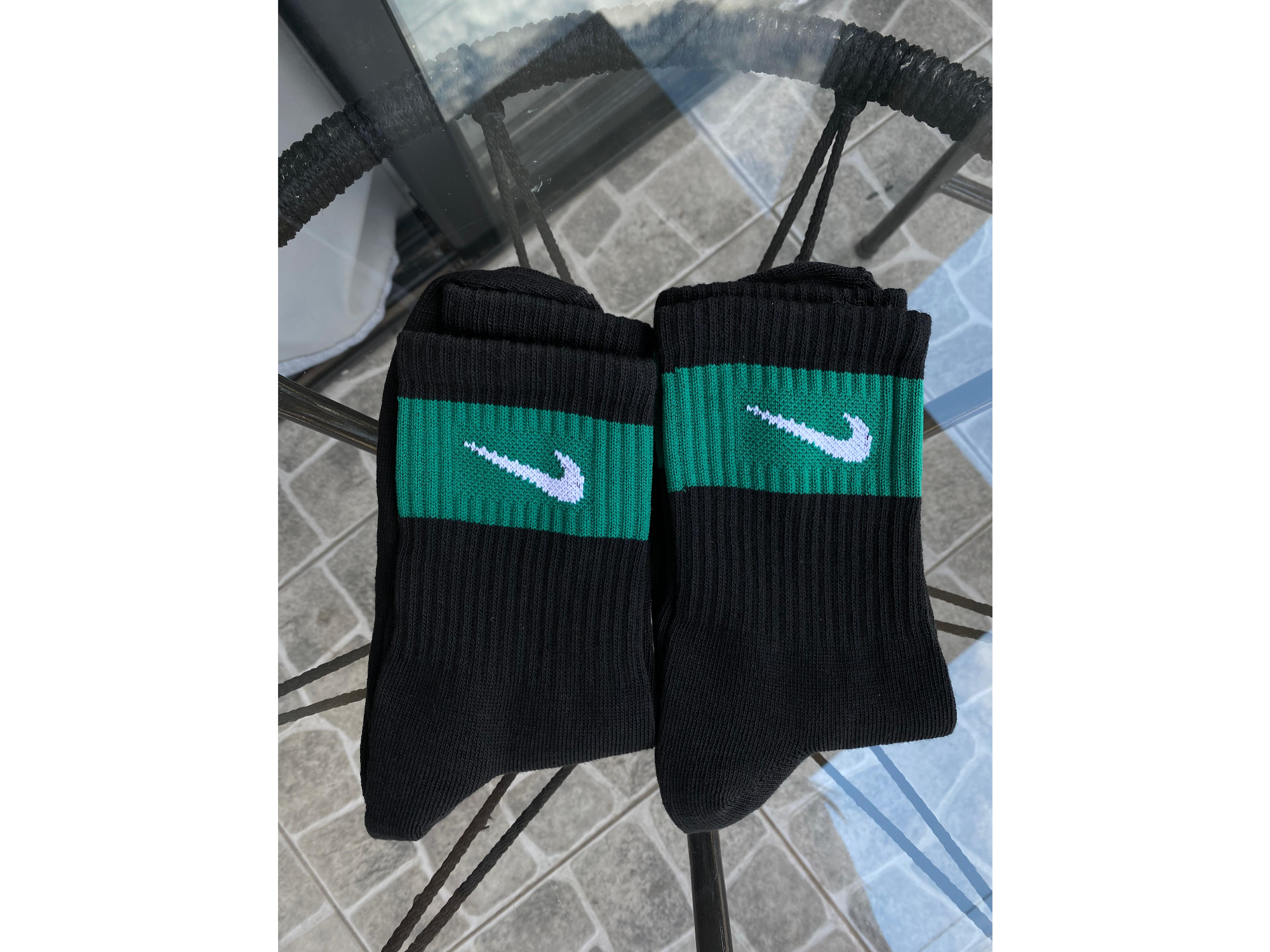 MEDIAS NIKE NEGRA FRANJA VERDE