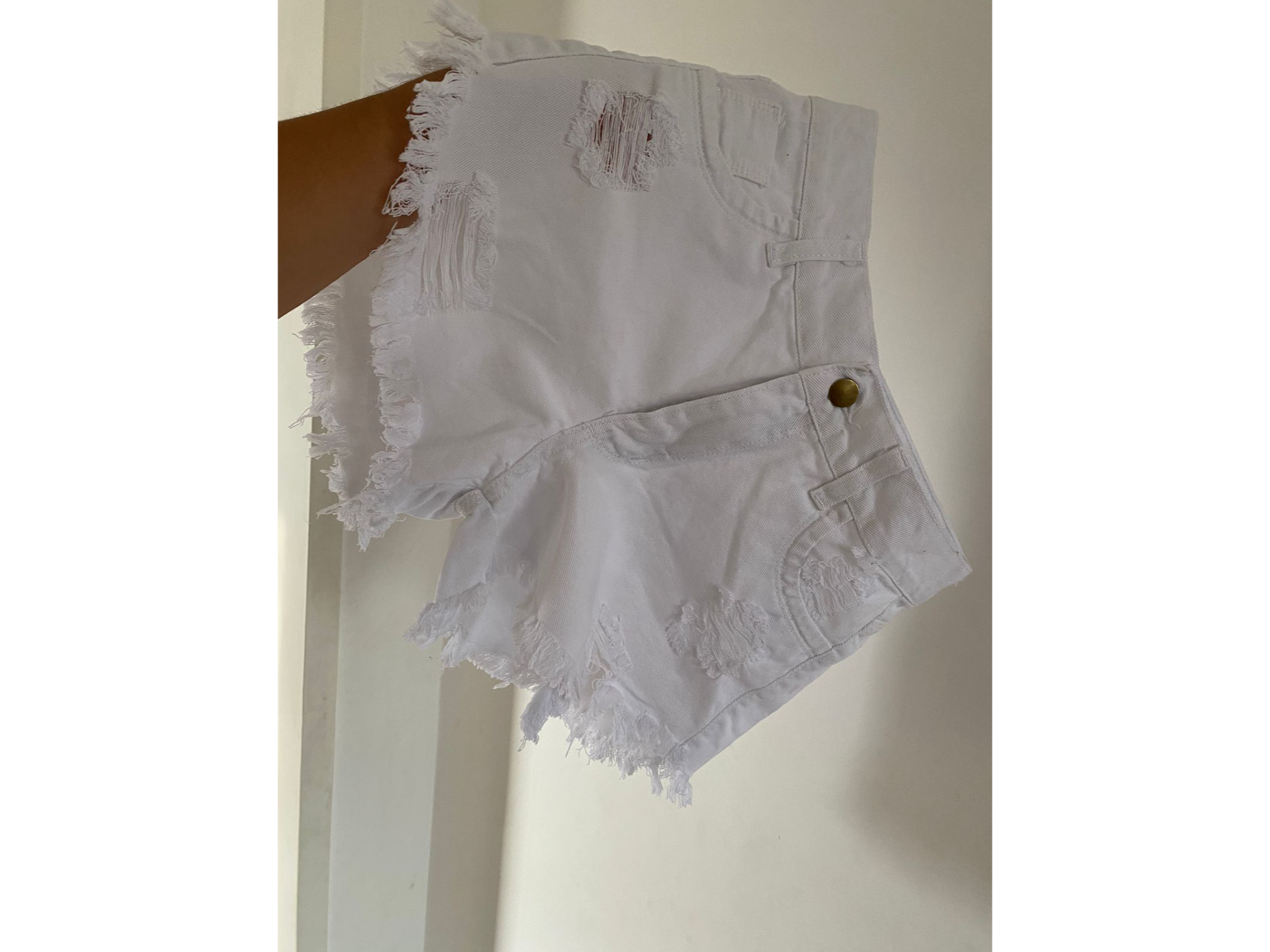 Short blanco roto rígido