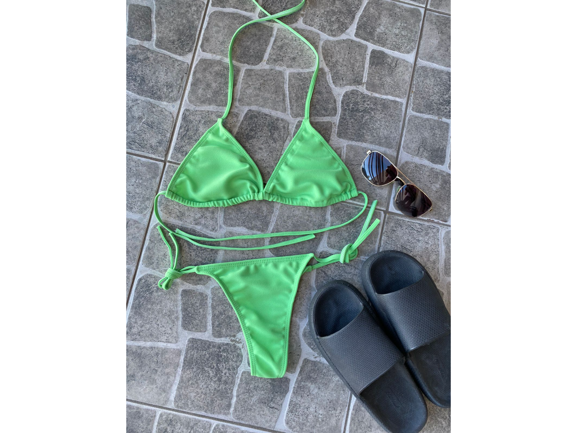 Bikini básica verde lima