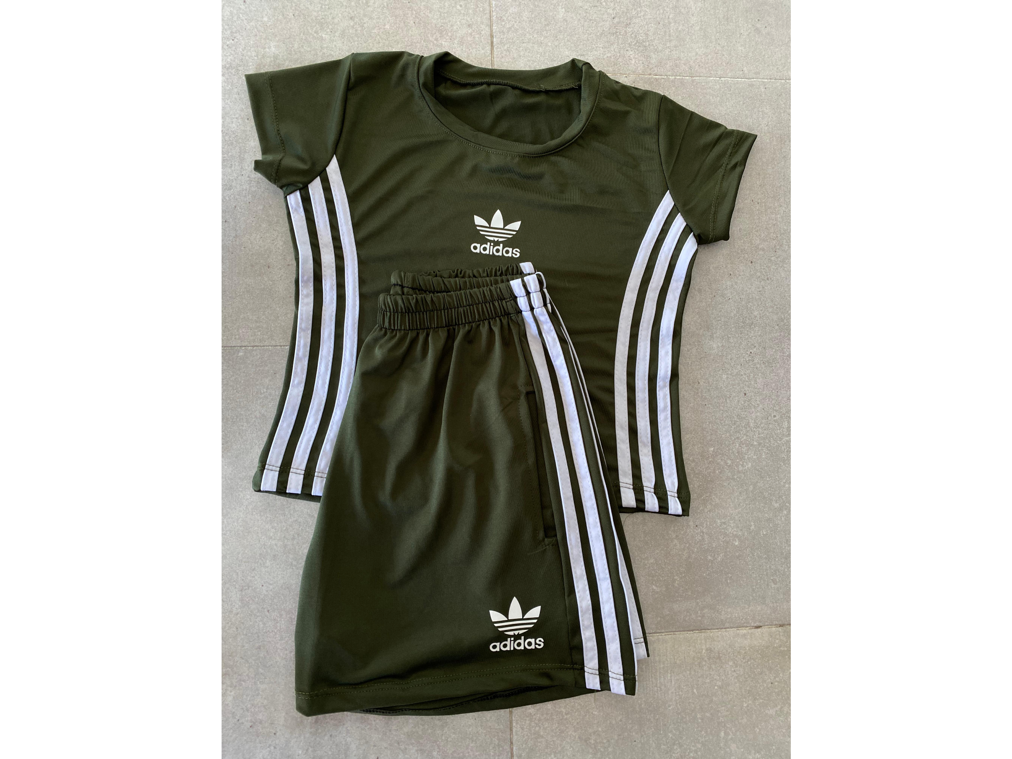 Conj  adidas VERDE MILITAR