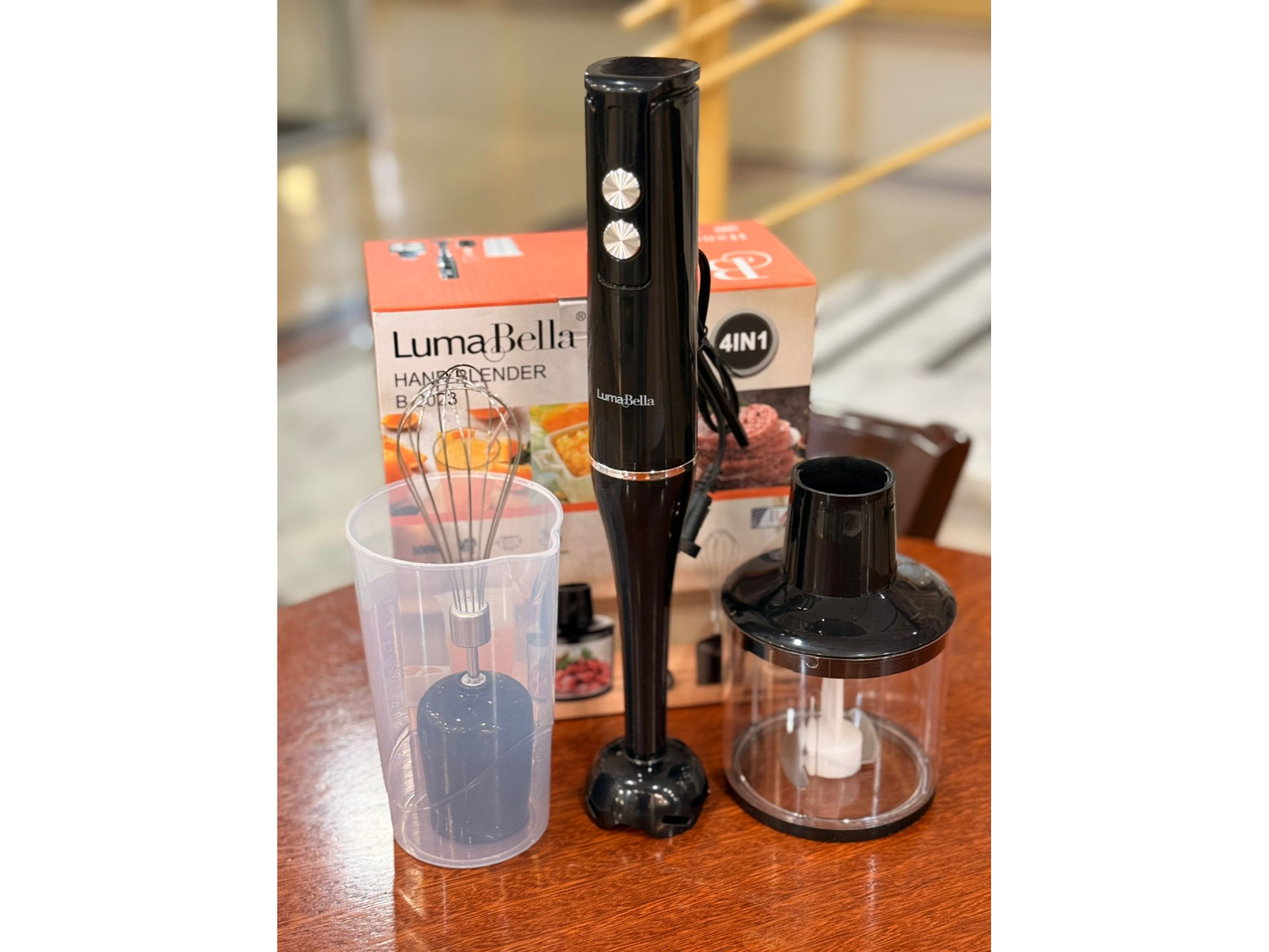 Licuadora de Mano LumaBella 4 en 1