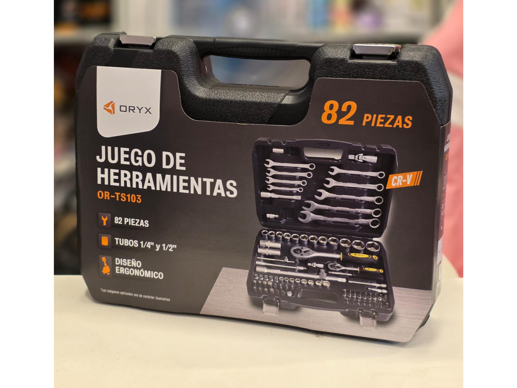 Llave de tubo y herramientas Oryx – 82 Piezas